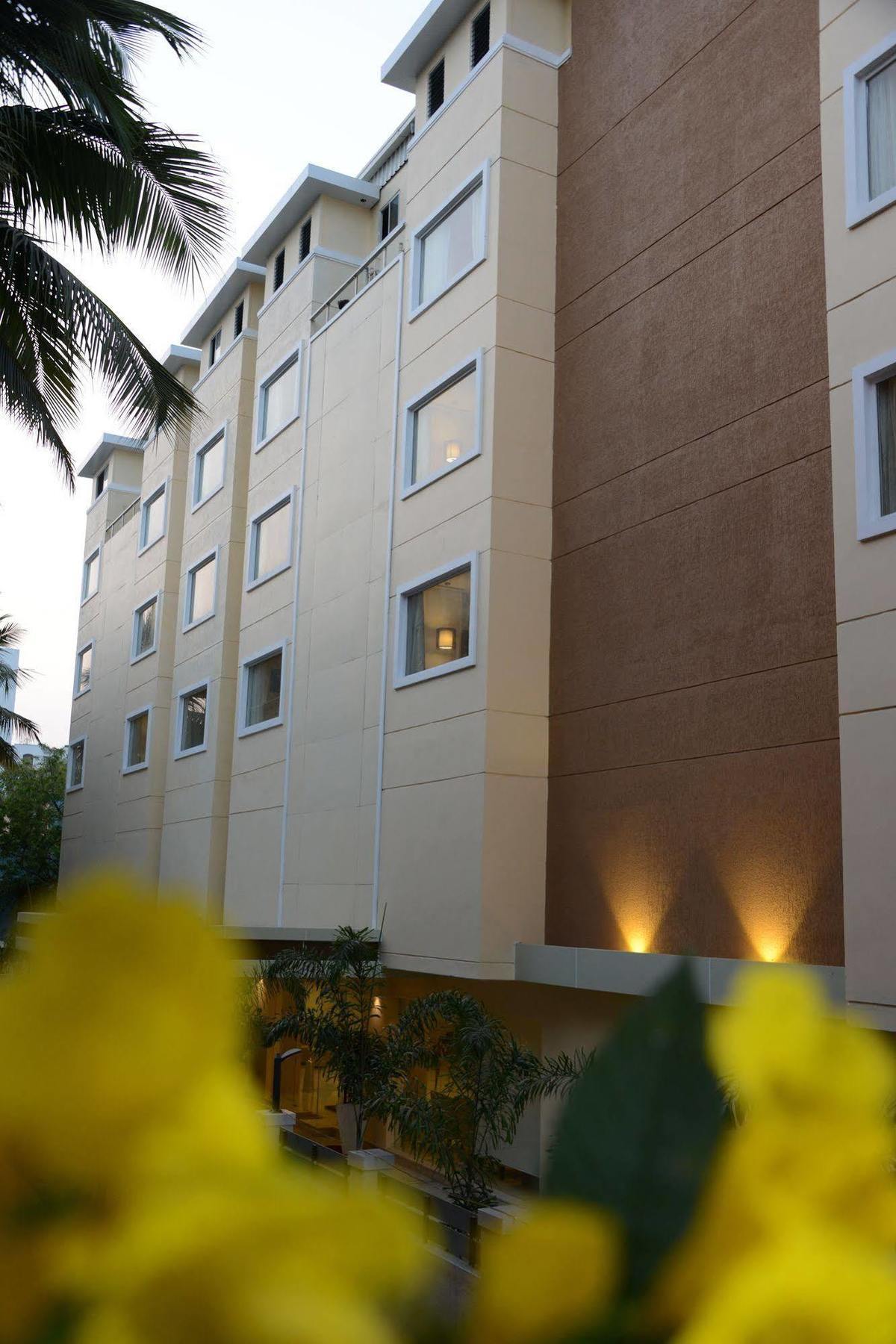 Hotel Blu Iris Madrás Exterior foto